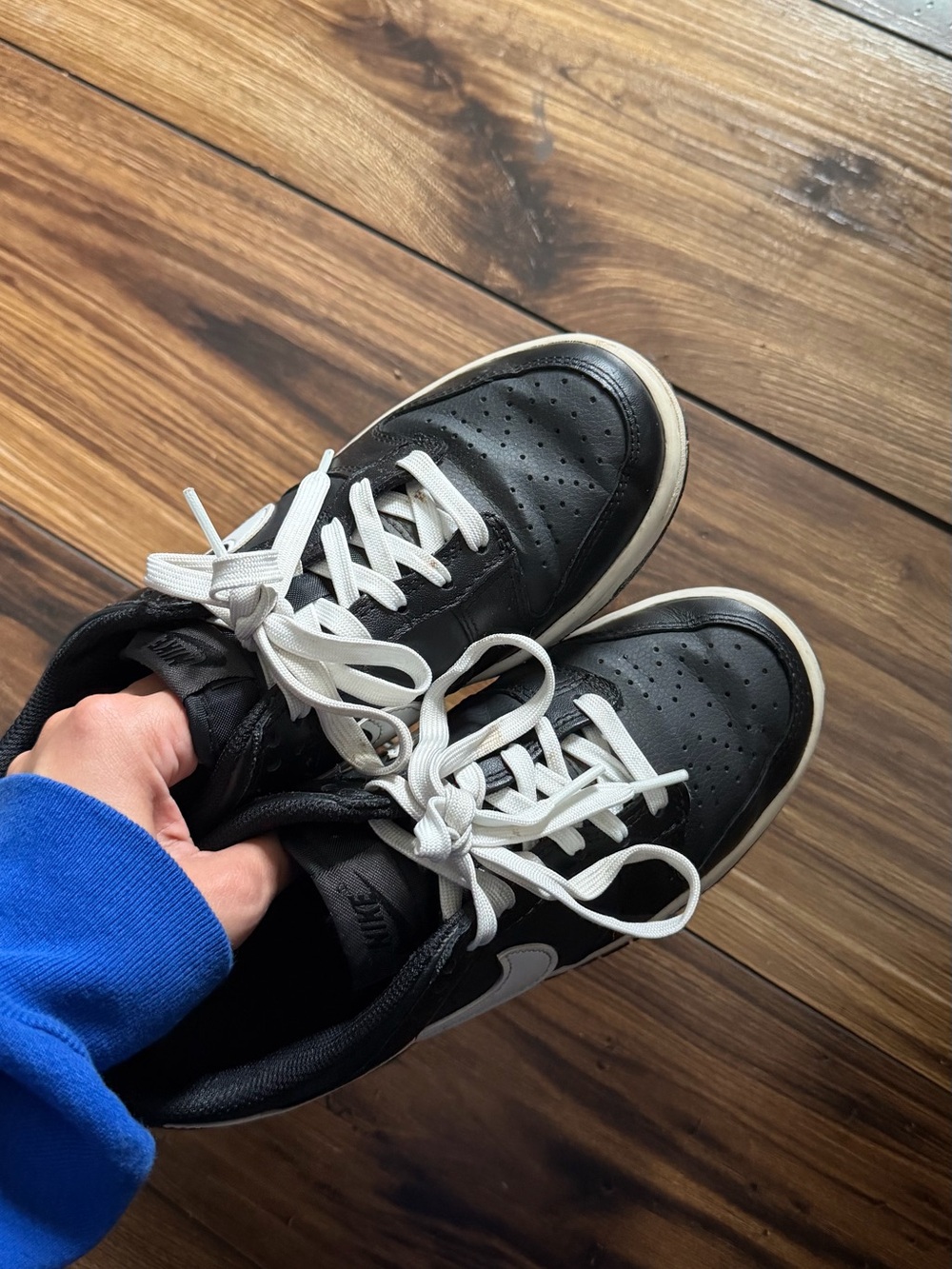 NIKE SHOES